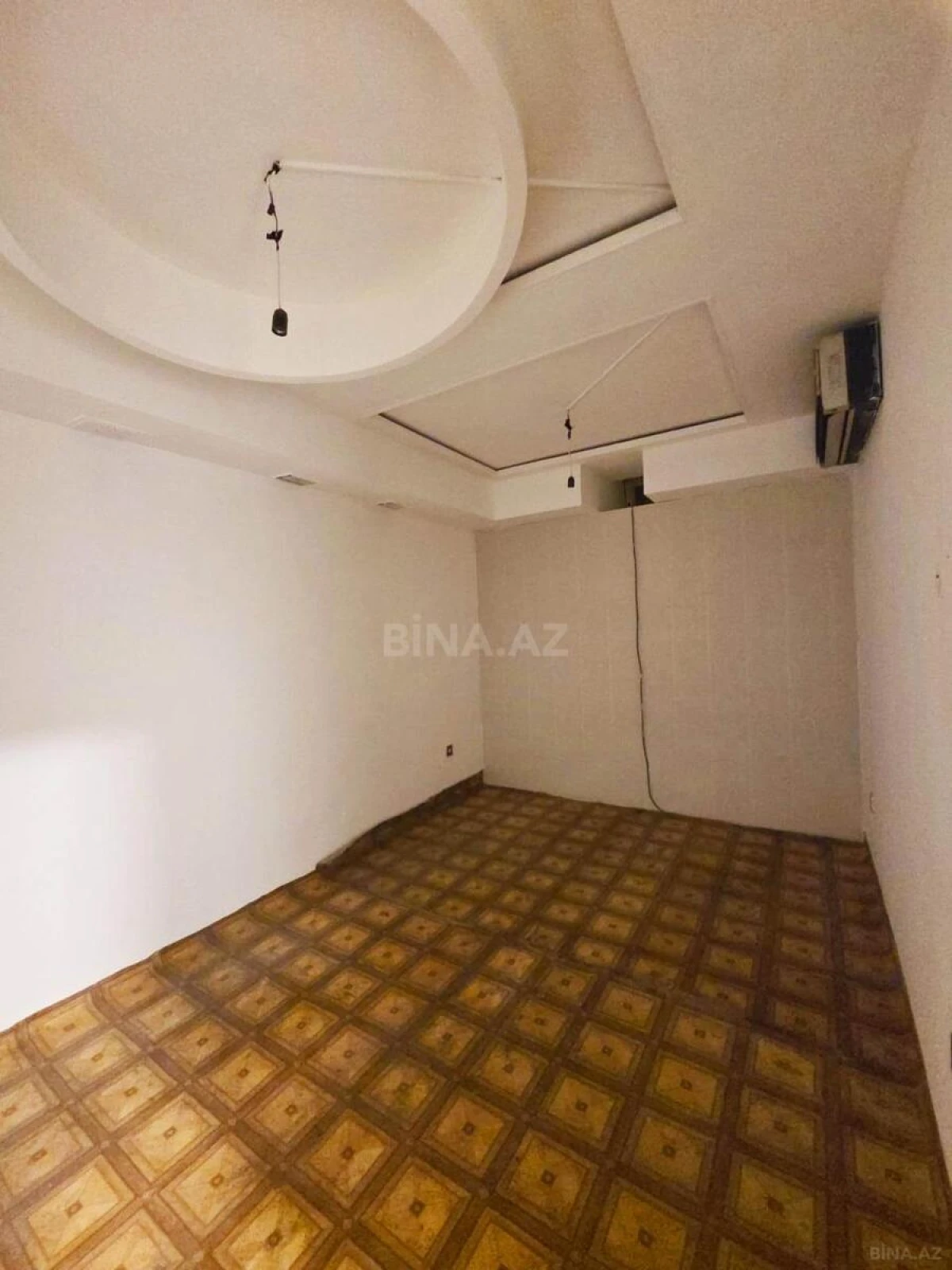 Satılır obyekt 77 m²