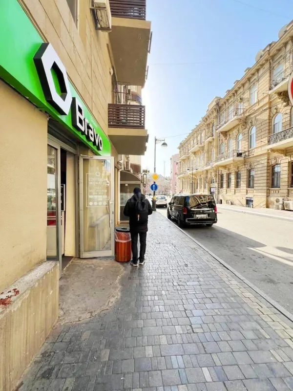 Satılır obyekt 77 m²