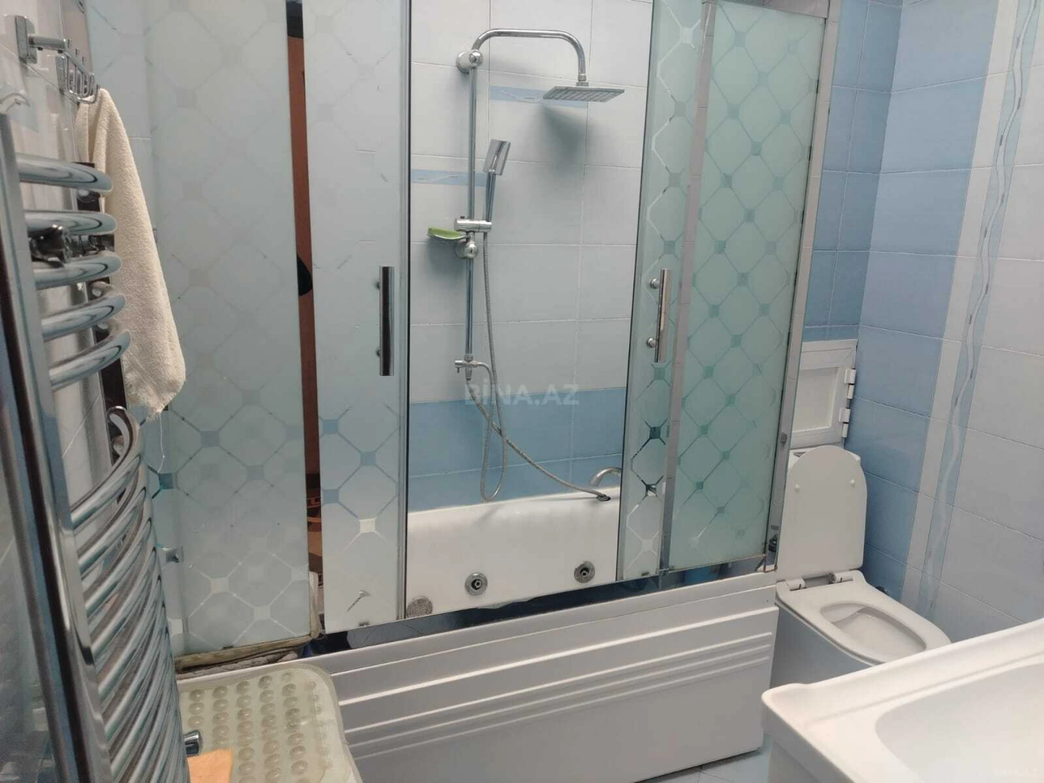 Satılır 3 otaqlı mənzil 135 m²