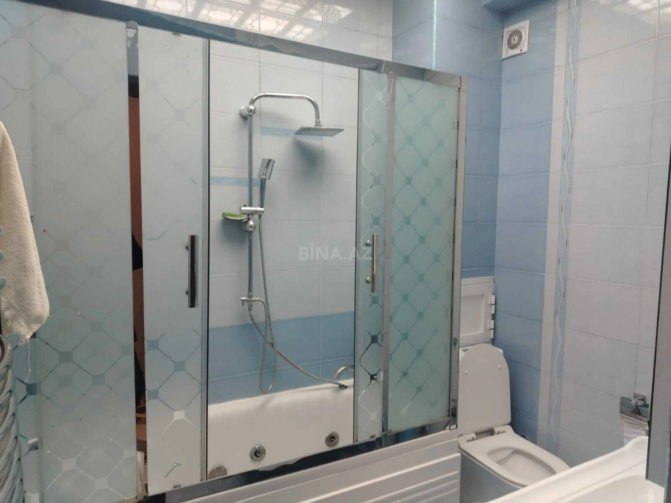 Satılır 3 otaqlı mənzil 135 m²