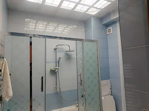 Satılır 3 otaqlı mənzil 135 m²