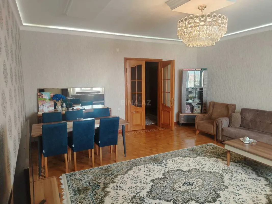 Satılır 3 otaqlı mənzil 135 m²