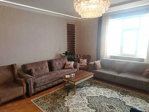 Satılır 3 otaqlı mənzil 135 m²