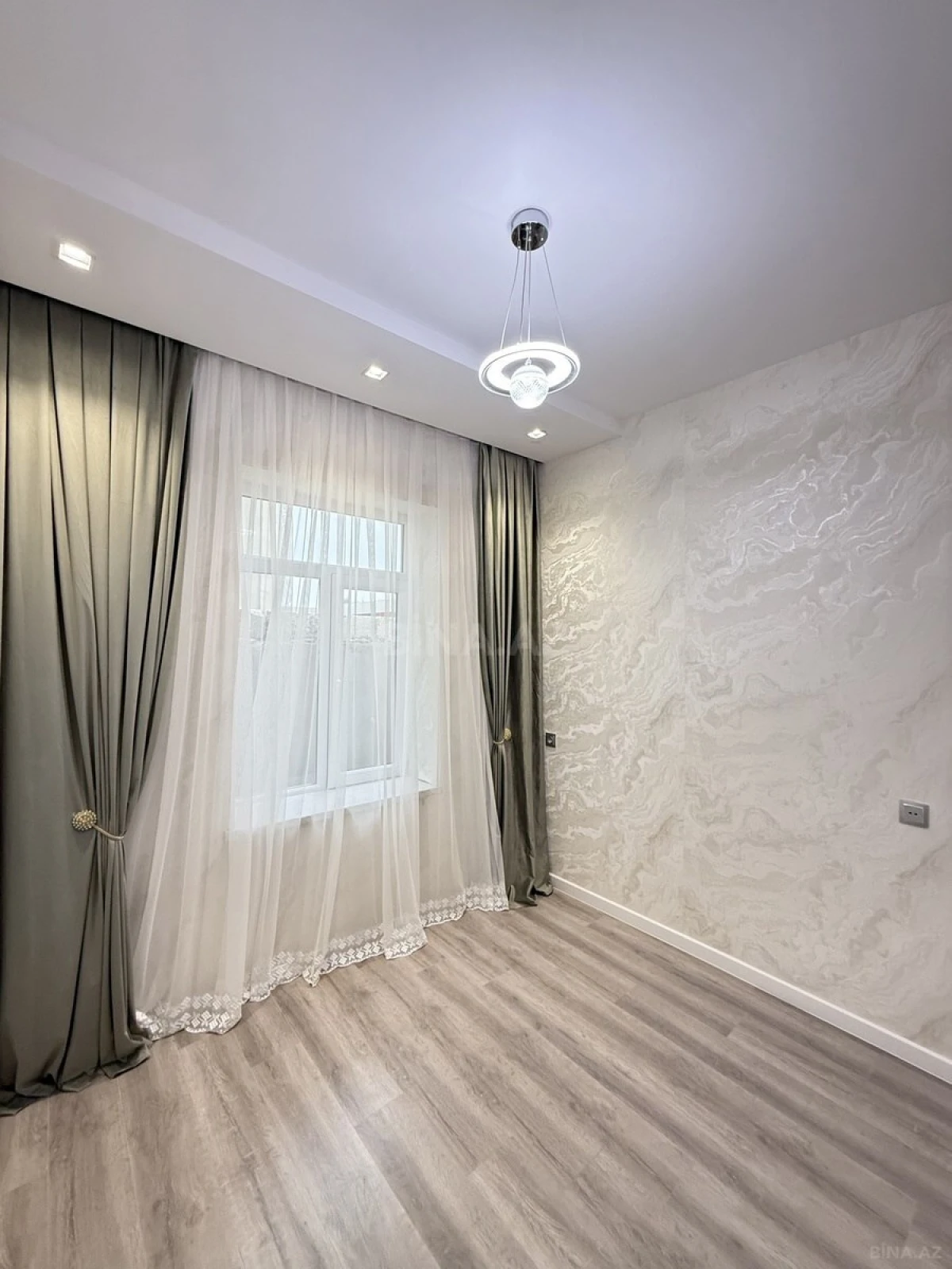 Satılır 4 otaqlı həyət evi 105 m²