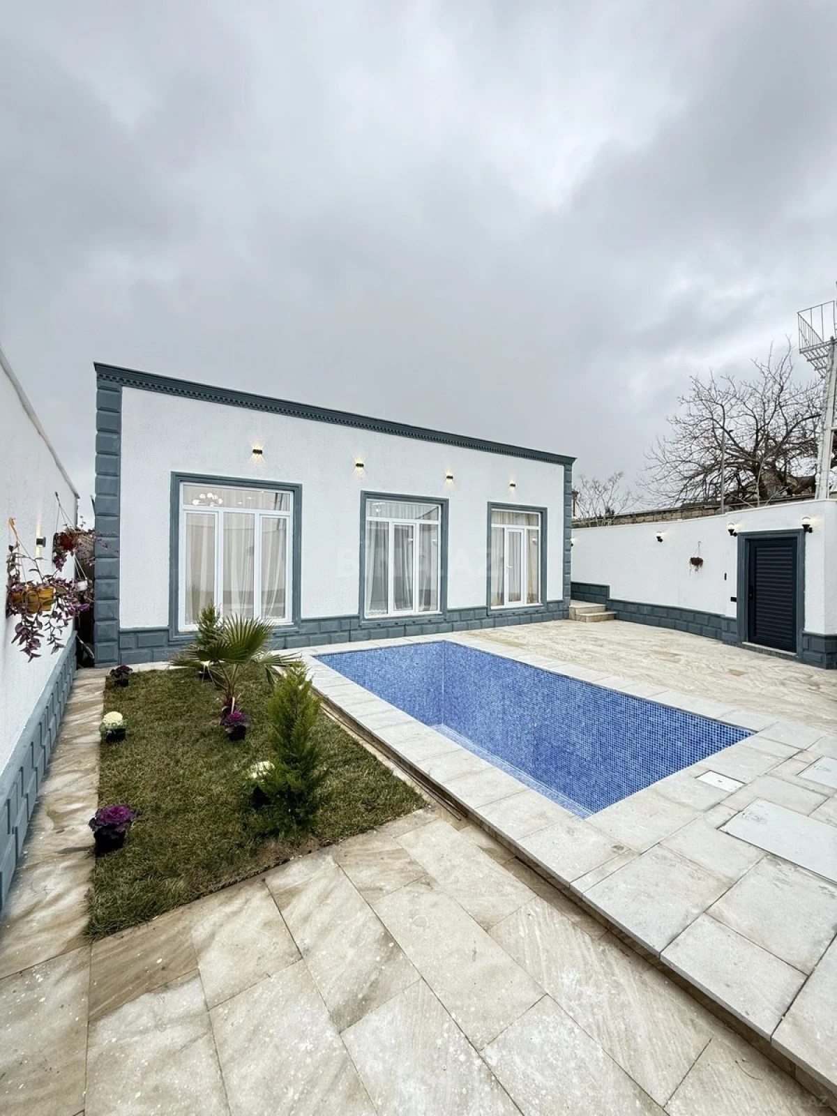 Satılır 4 otaqlı həyət evi 105 m²