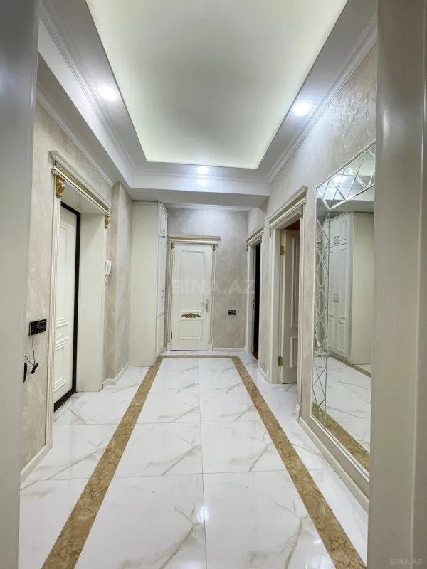 Satılır 2 otaqlı mənzil 101 m²