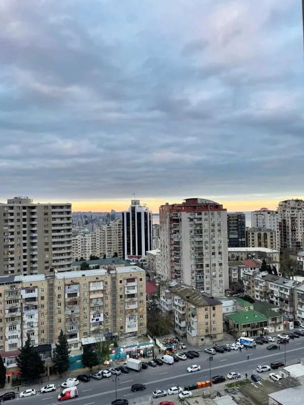 Satılır 2 otaqlı mənzil 101 m²