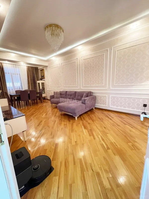 Satılır 2 otaqlı mənzil 101 m²