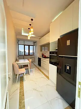 Satılır 2 otaqlı mənzil 101 m²
