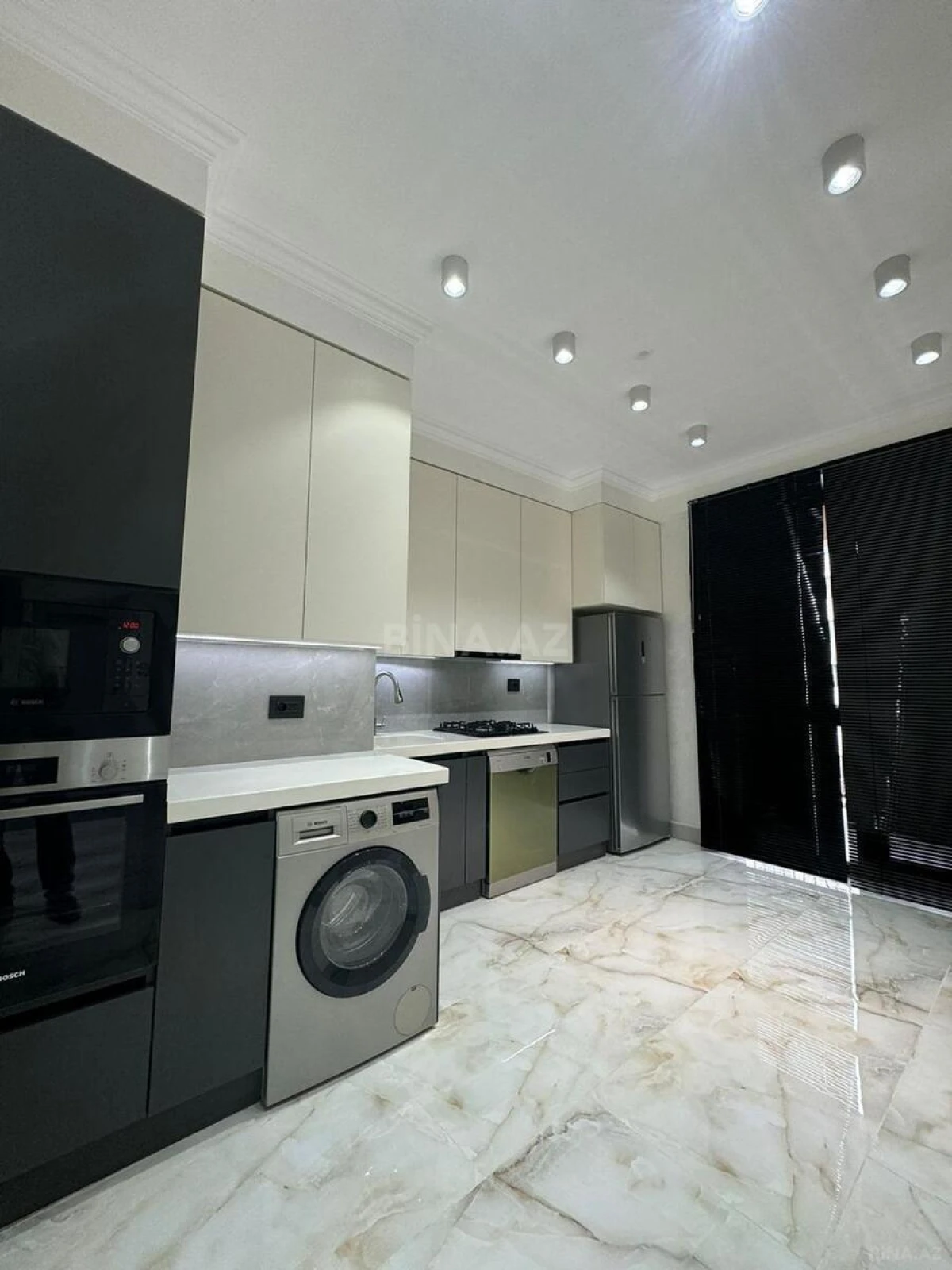 Kirayə verilir 3 otaqlı mənzil 110 m²