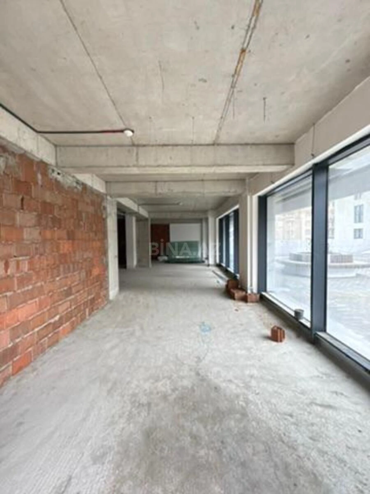 Satılır obyekt 130 m²