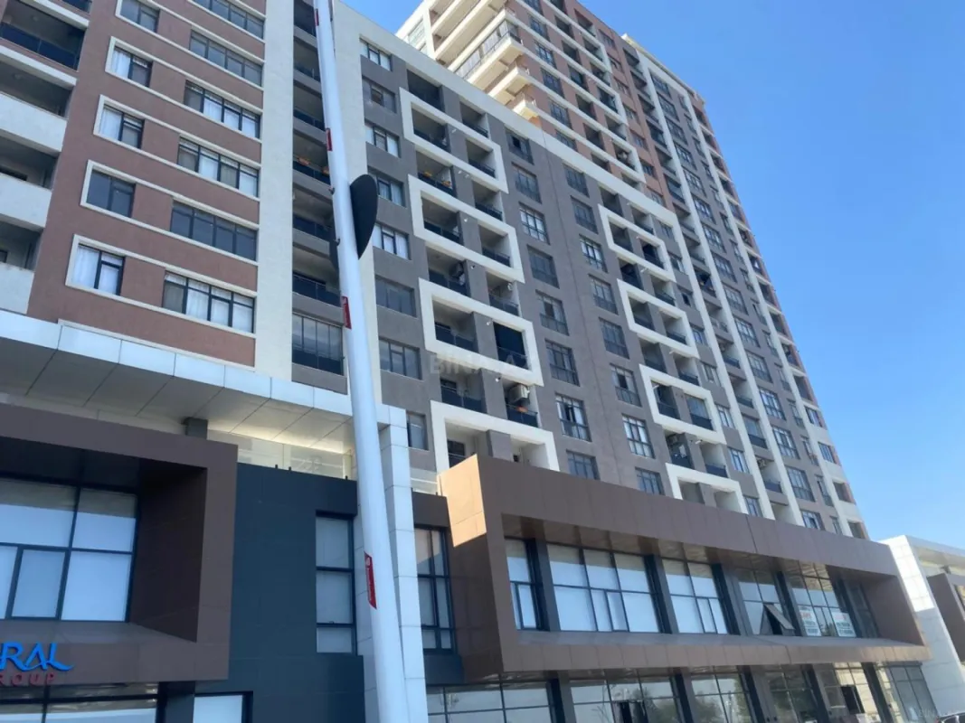 Satılır 2 otaqlı mənzil 109 m²