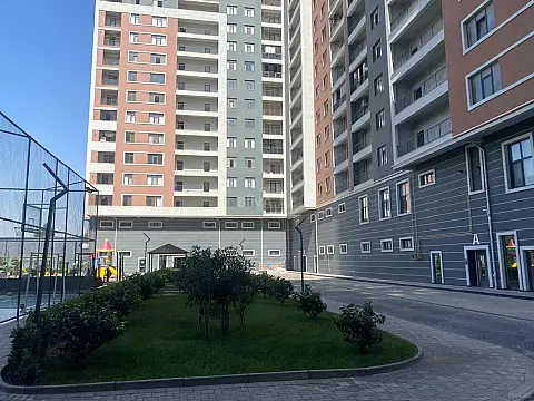 Satılır 2 otaqlı mənzil 109 m²