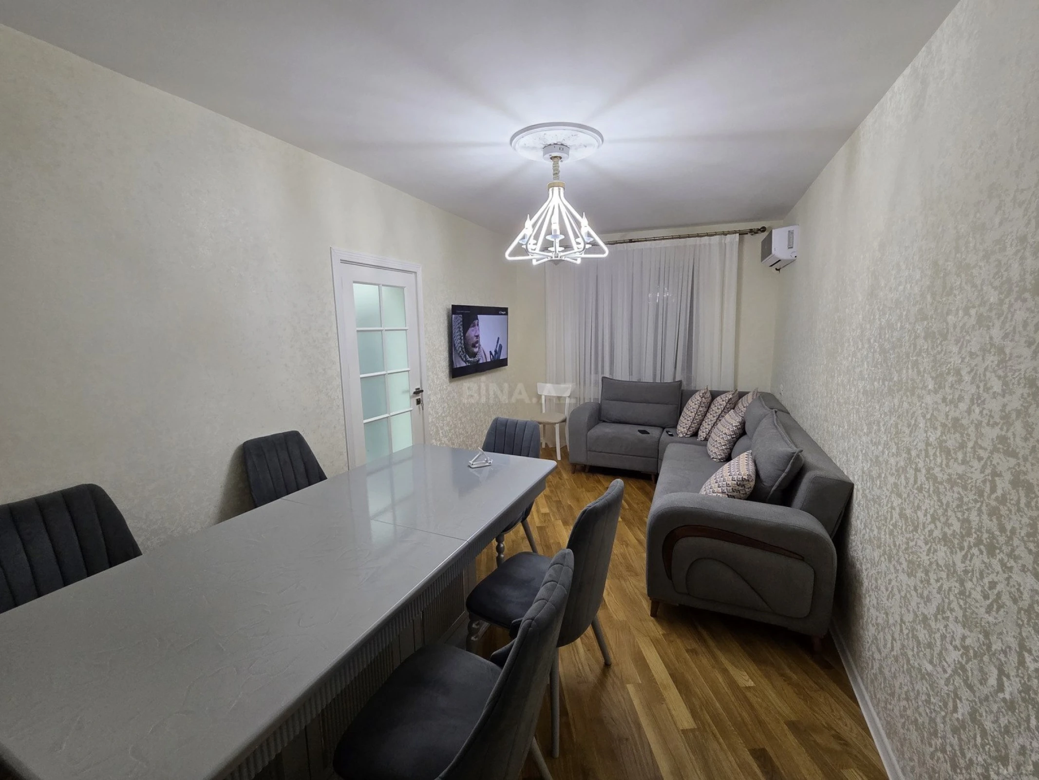 Satılır 2 otaqlı mənzil 65 m²