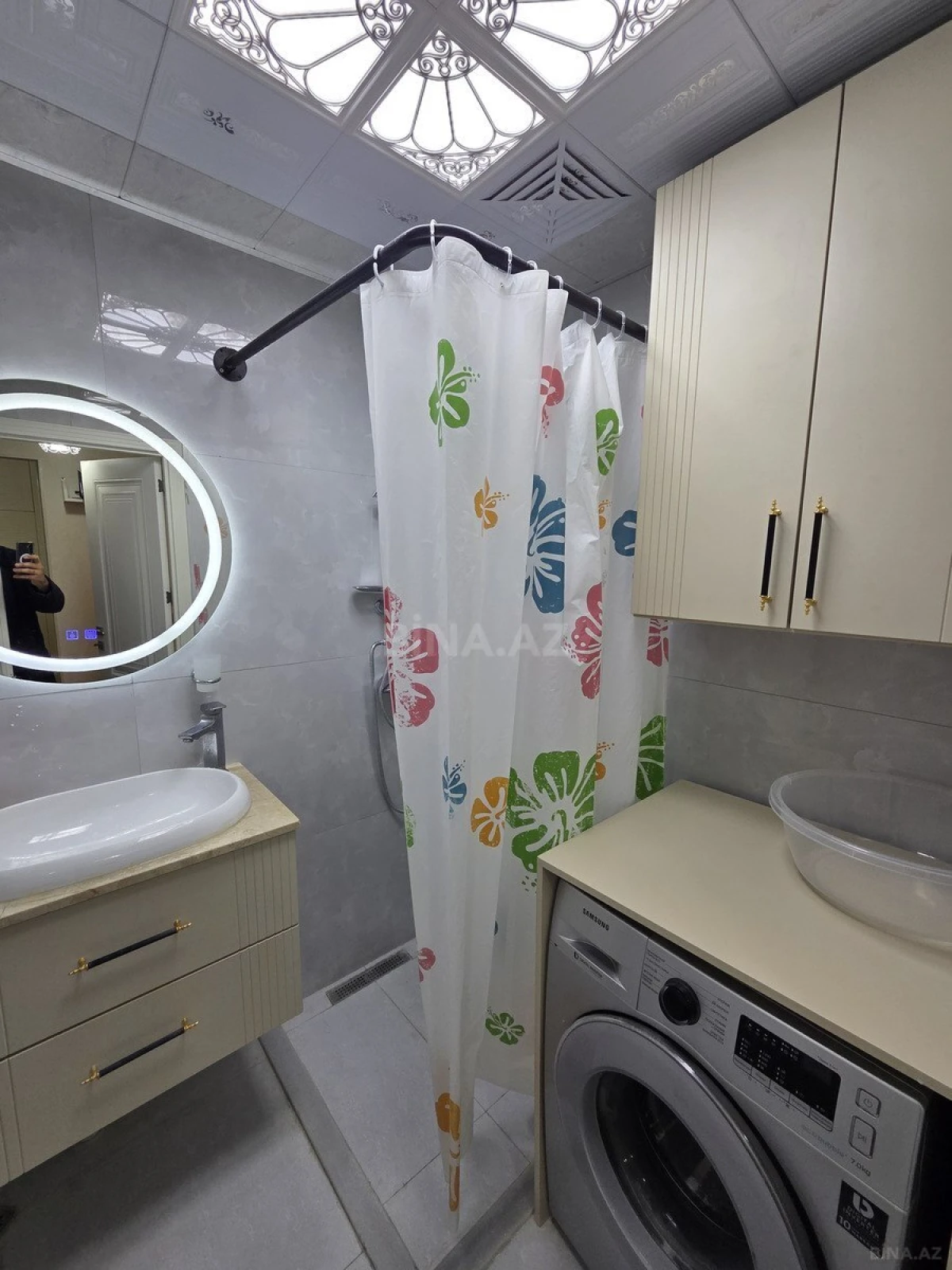 Satılır 2 otaqlı mənzil 65 m²