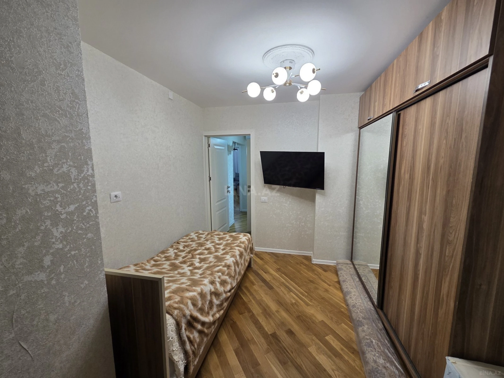 Satılır 2 otaqlı mənzil 65 m²