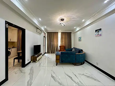 Kirayə verilir 2 otaqlı mənzil 90 m²