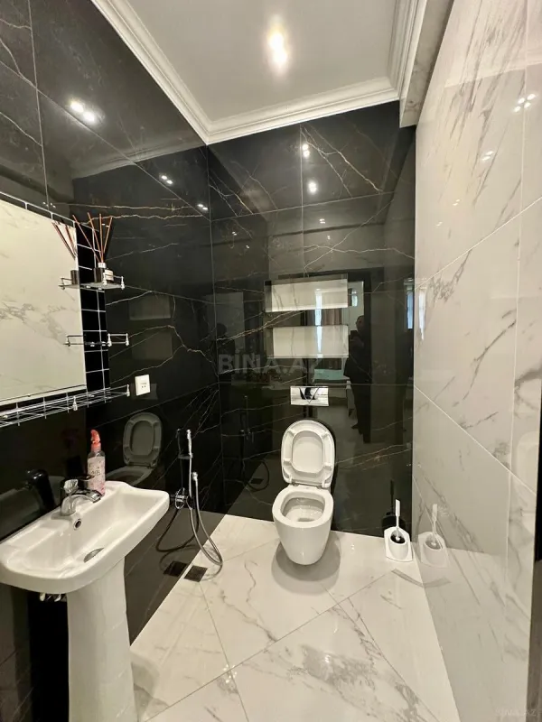 Kirayə verilir 2 otaqlı mənzil 90 m²