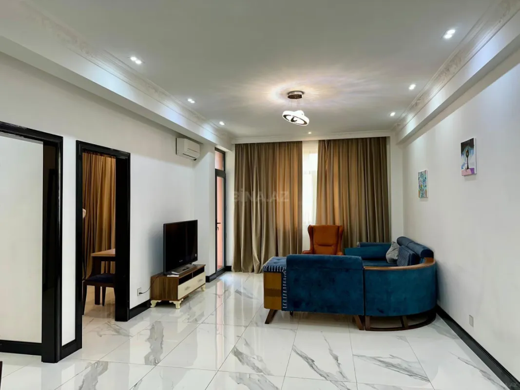 Kirayə verilir 2 otaqlı mənzil 90 m²