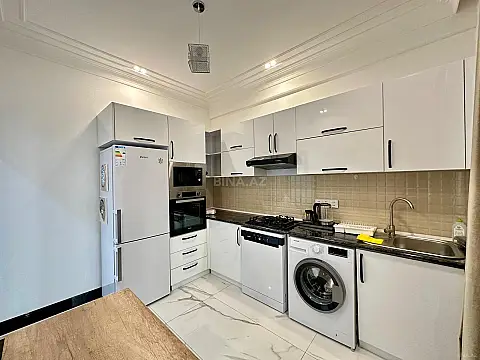 Kirayə verilir 2 otaqlı mənzil 90 m²