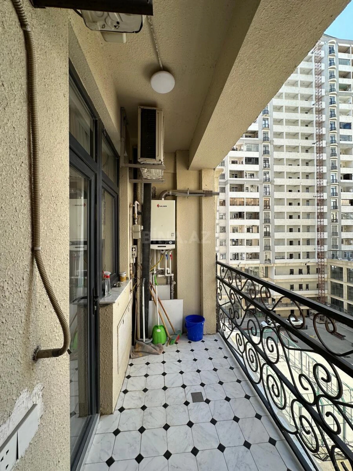 Kirayə verilir 2 otaqlı mənzil 90 m²