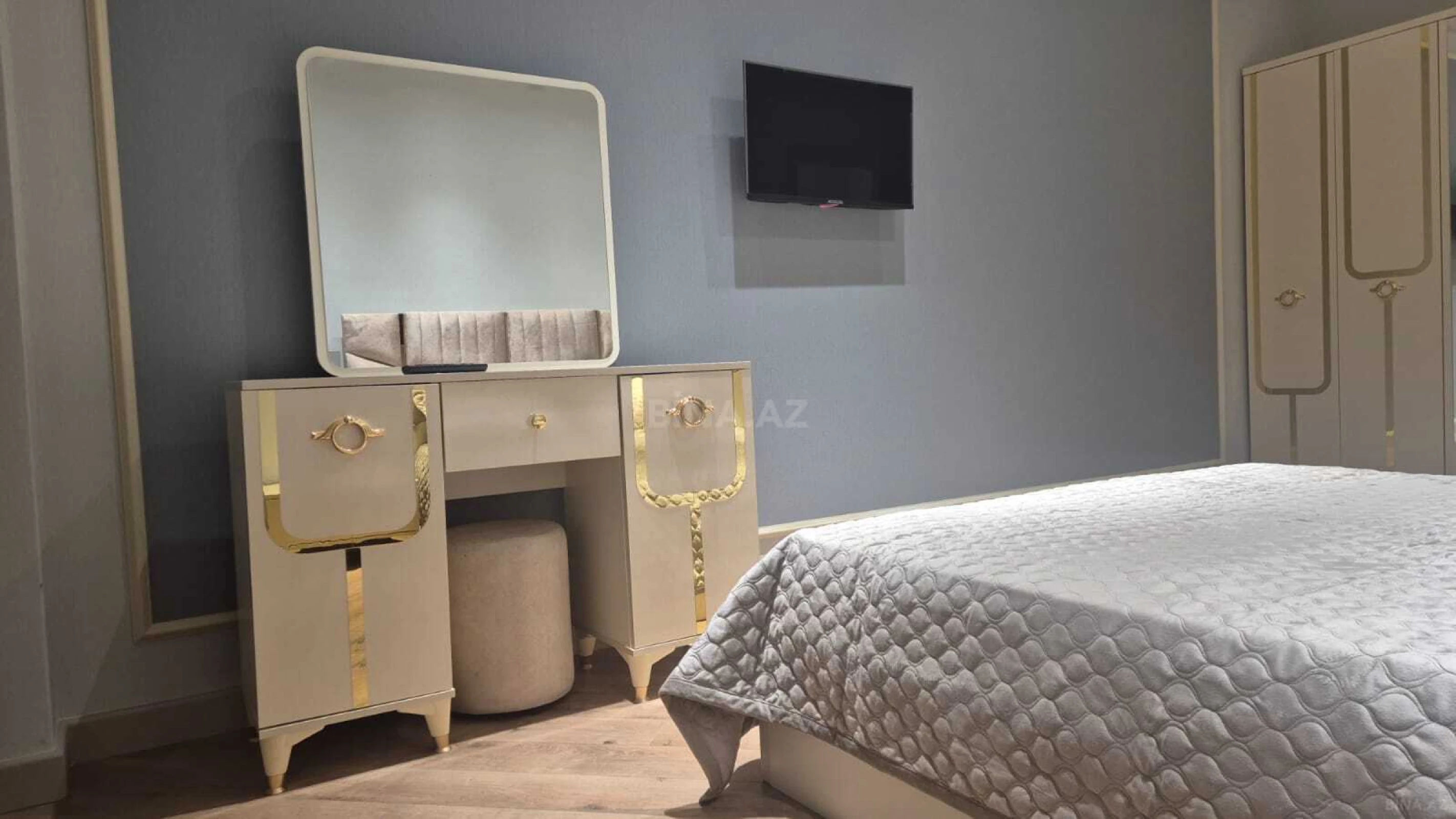 Kirayə verilir 2 otaqlı mənzil 80 m²