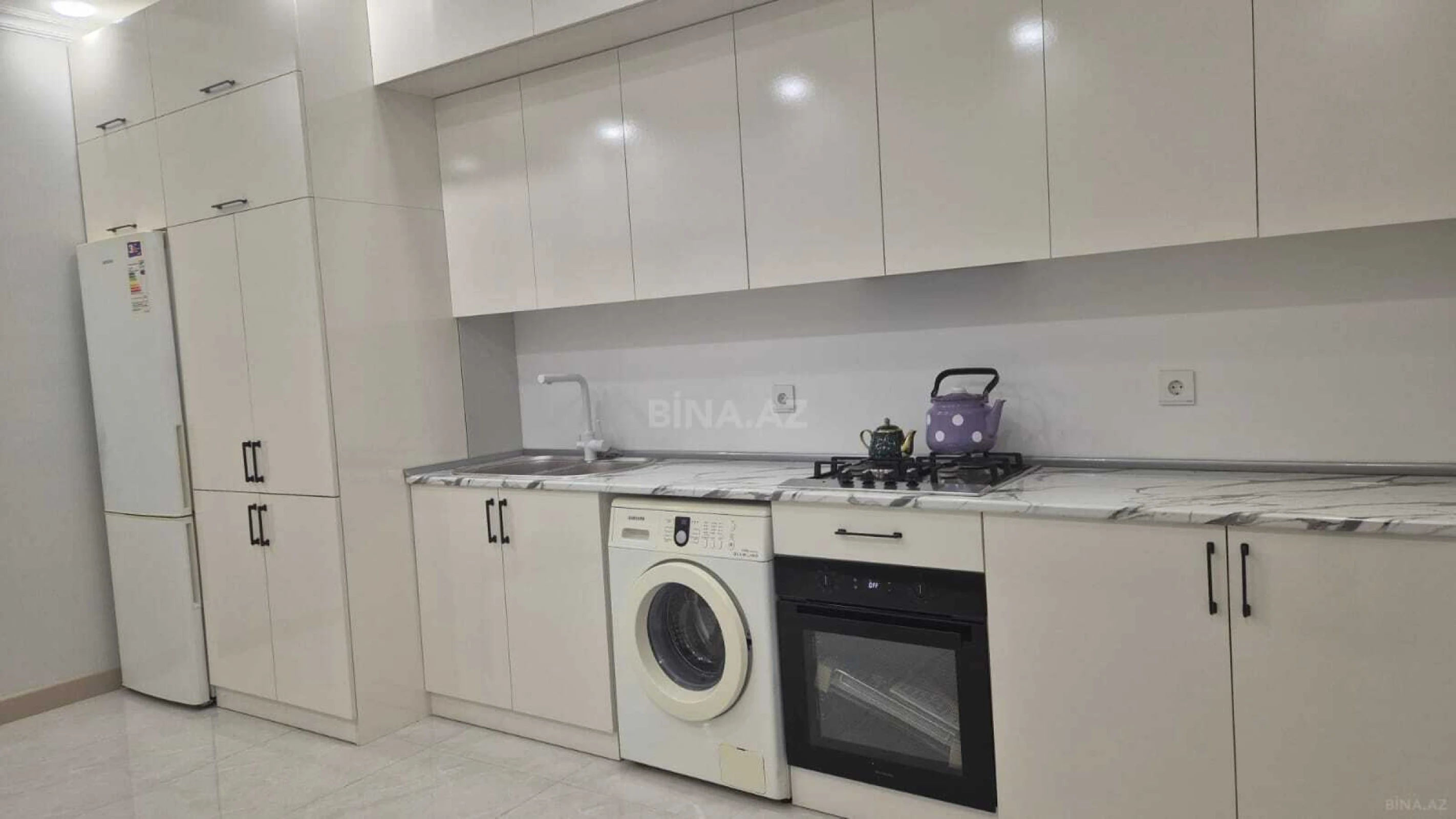 Kirayə verilir 2 otaqlı mənzil 80 m²