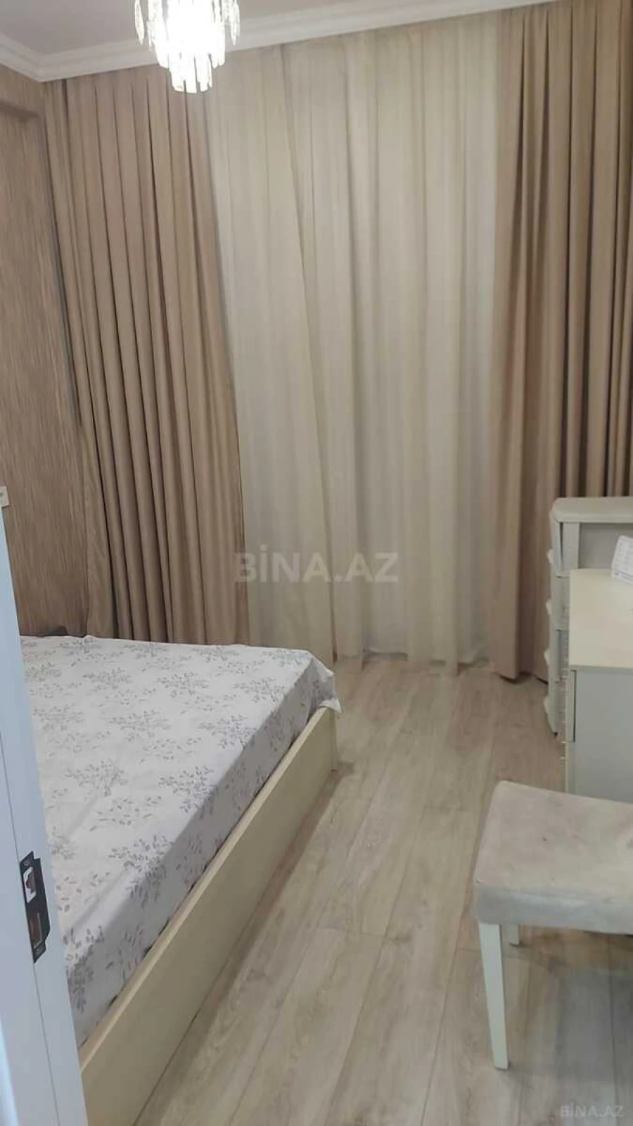 Kirayə verilir 2 otaqlı mənzil 77 m²