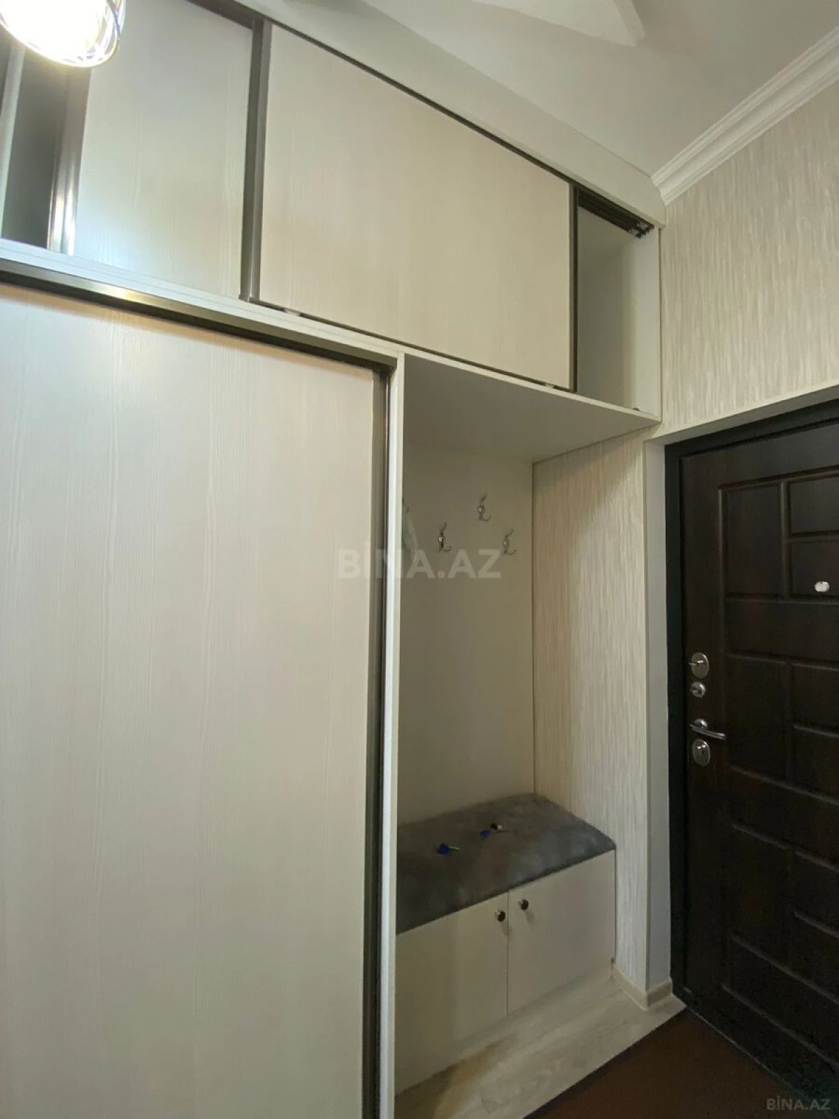 Kirayə verilir 2 otaqlı mənzil 77 m²
