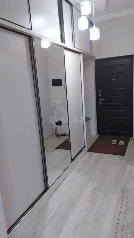 Kirayə verilir 2 otaqlı mənzil 77 m²