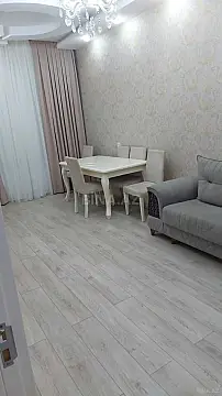 Kirayə verilir 2 otaqlı mənzil 77 m²