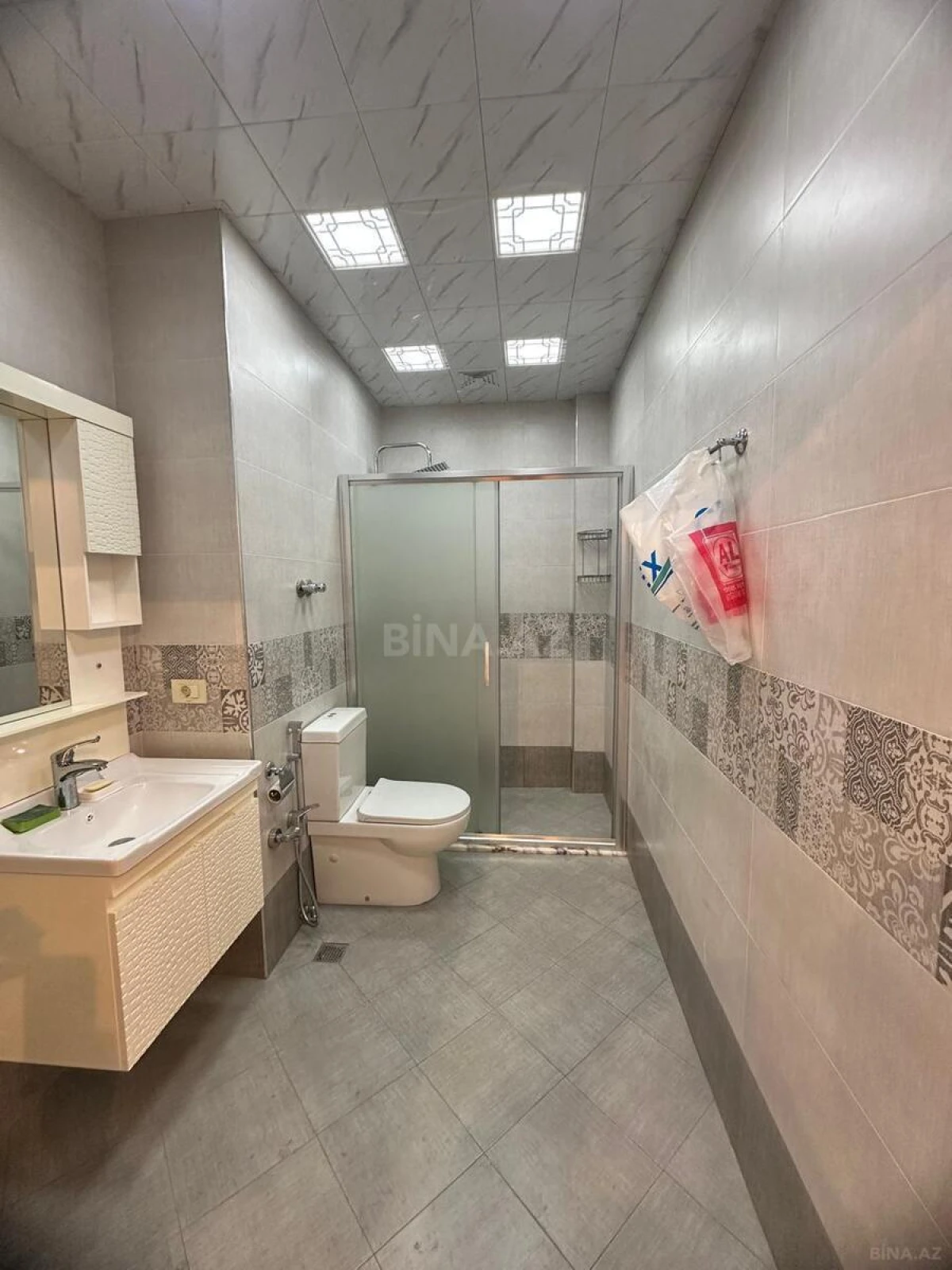 Kirayə verilir 2 otaqlı mənzil 60 m²