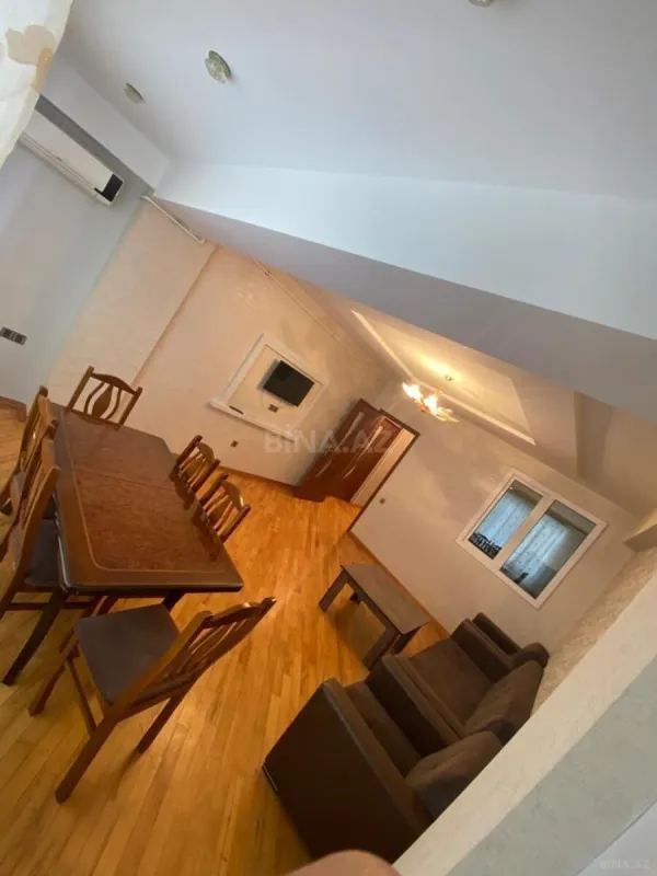 Kirayə verilir 2 otaqlı mənzil 60 m²