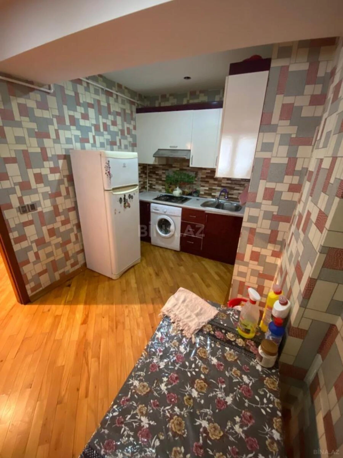 Kirayə verilir 2 otaqlı mənzil 60 m²