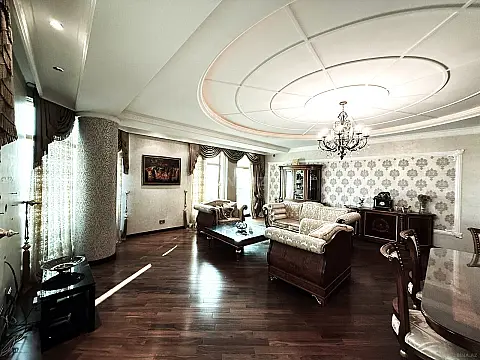 Satılır 4 otaqlı mənzil 220 m²