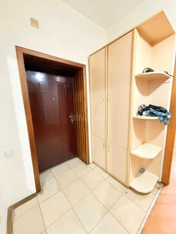 Kirayə verilir 3 otaqlı mənzil 150 m²