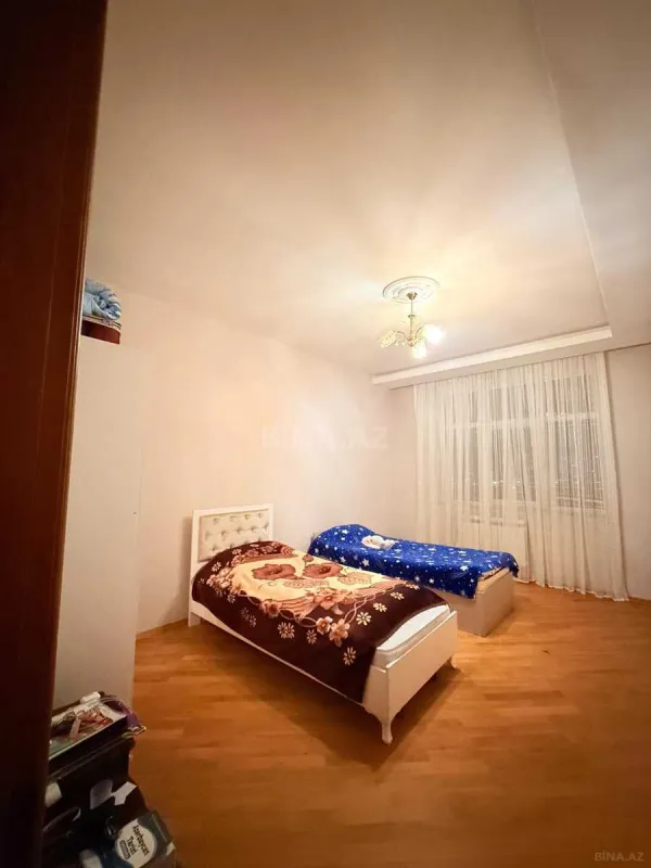 Kirayə verilir 3 otaqlı mənzil 150 m²