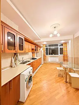Kirayə verilir 3 otaqlı mənzil 150 m²