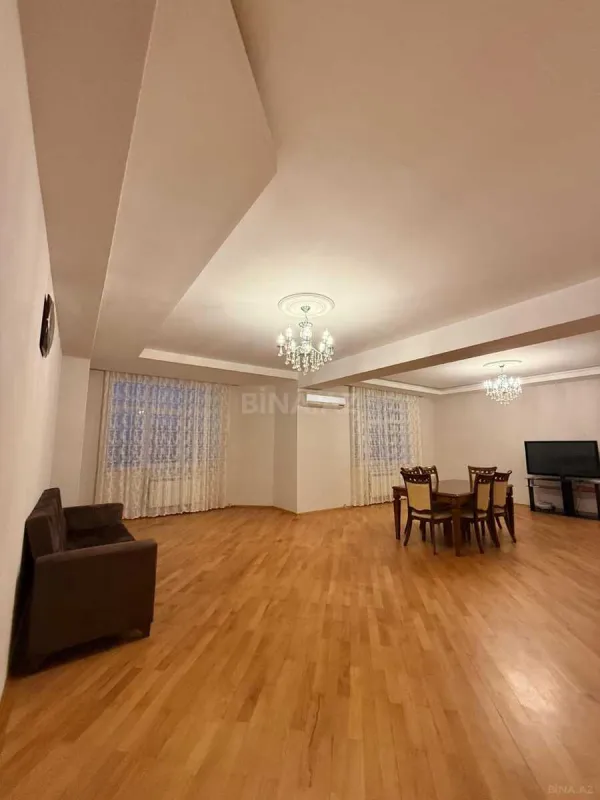 Kirayə verilir 3 otaqlı mənzil 150 m²