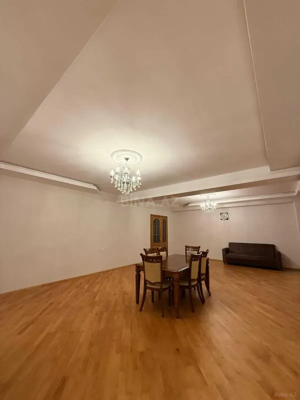 Kirayə verilir 3 otaqlı mənzil 150 m²