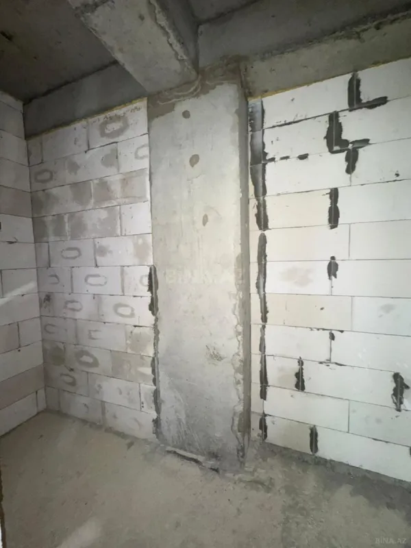 Satılır 4 otaqlı mənzil 165 m²