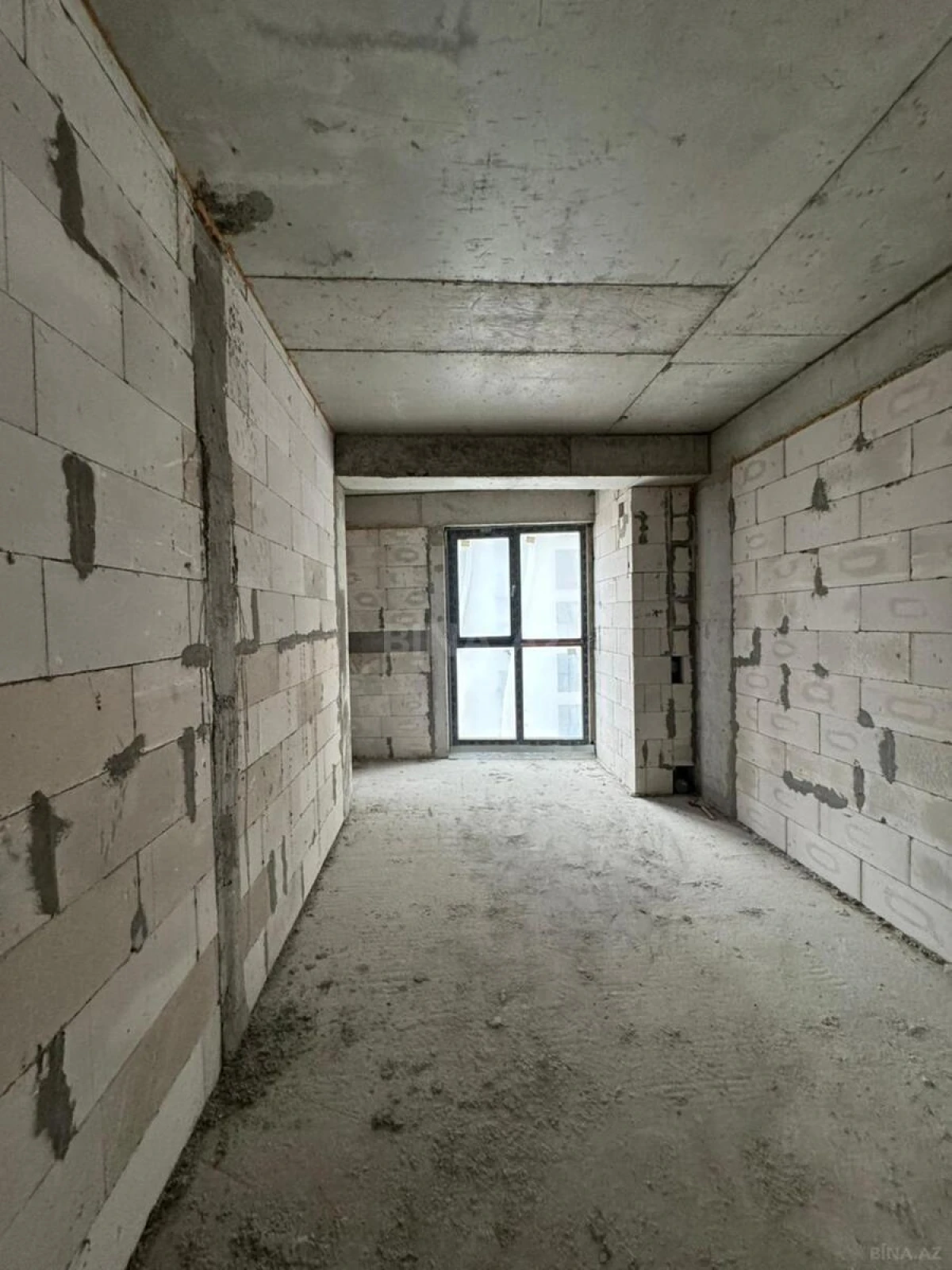 Satılır 4 otaqlı mənzil 165 m²