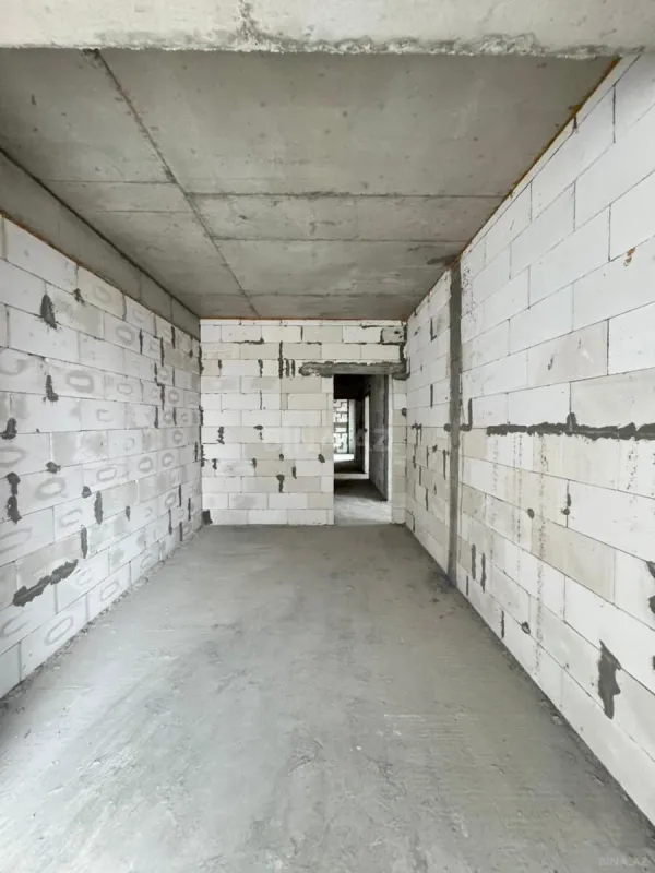 Satılır 4 otaqlı mənzil 165 m²