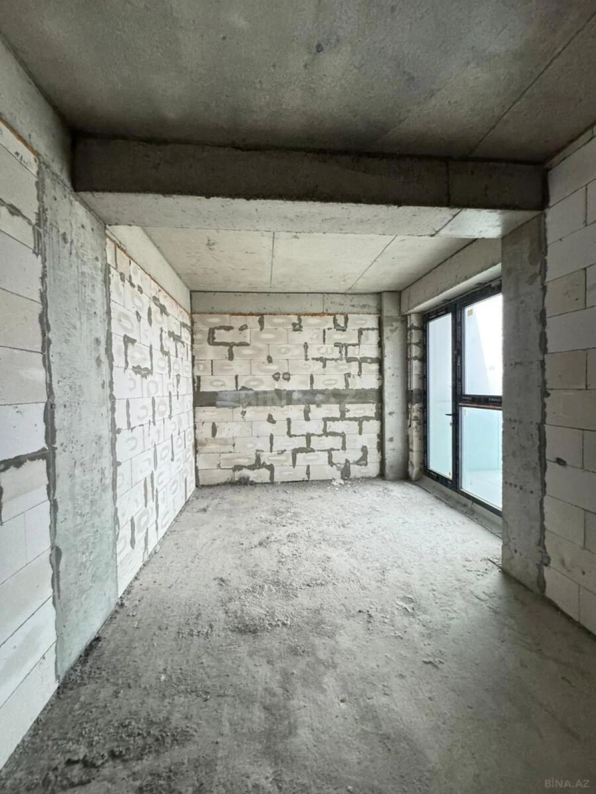 Satılır 4 otaqlı mənzil 165 m²