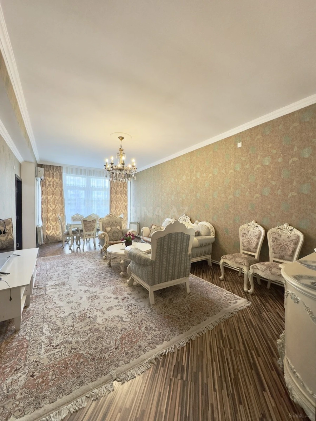 Kirayə verilir 2 otaqlı mənzil 75 m²