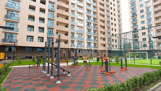 Satılır 4 otaqlı mənzil 150 m² — Bakı, İnşaatçılar 4 otaq 150.00 m²