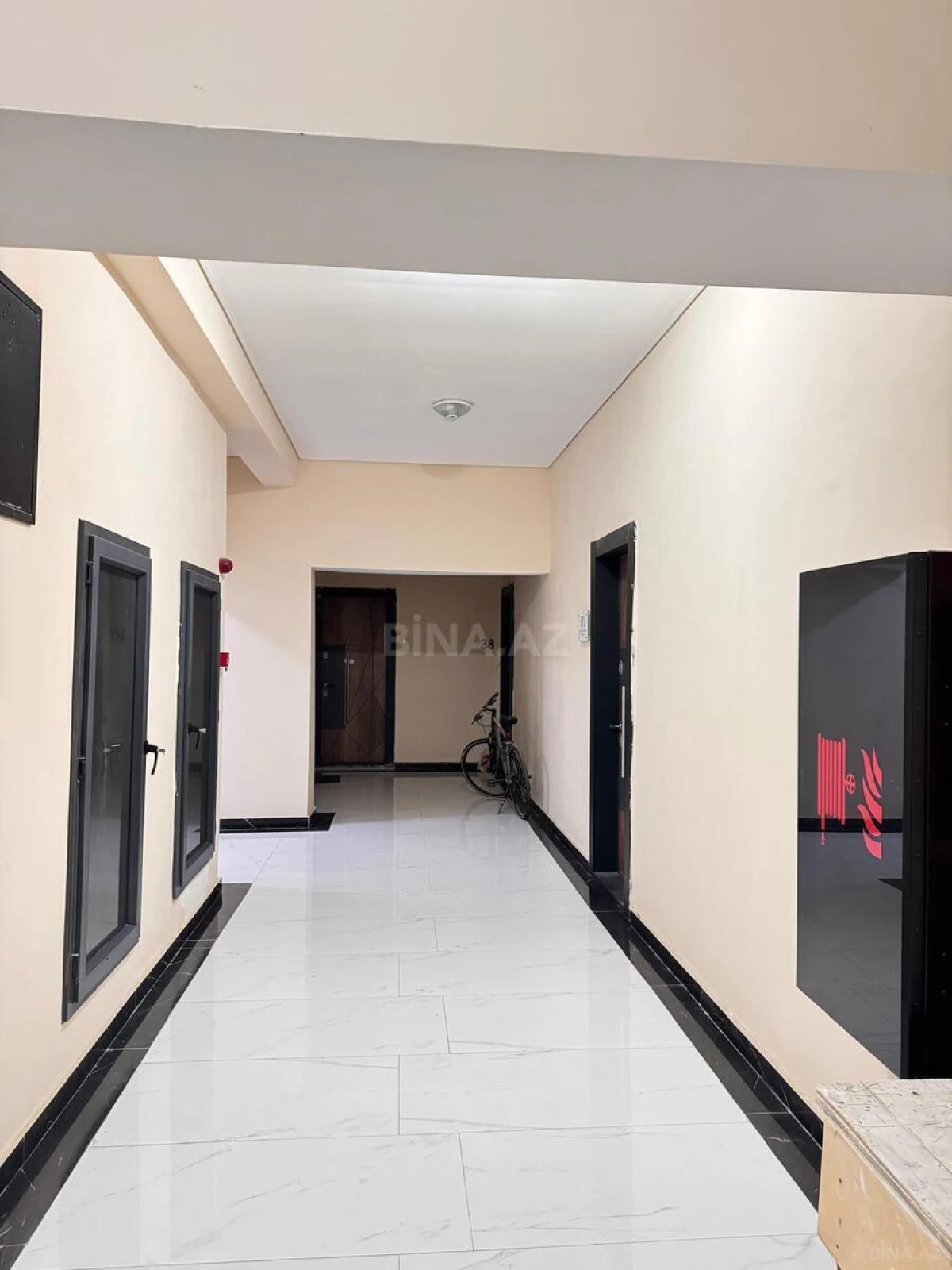 Satılır 4 otaqlı mənzil 150 m²