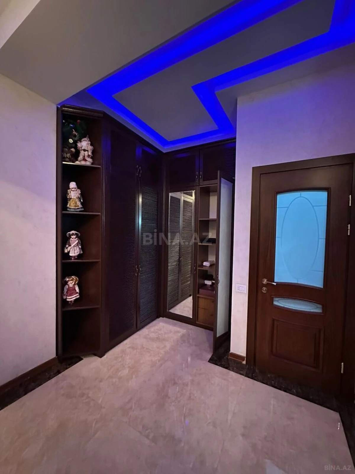 Satılır 2 otaqlı mənzil 121 m²