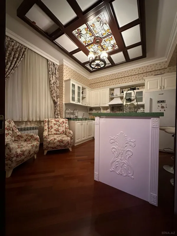 Satılır 2 otaqlı mənzil 121 m²