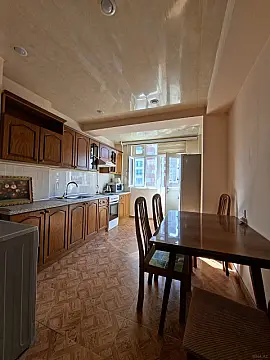 Kirayə verilir 2 otaqlı mənzil 75 m²